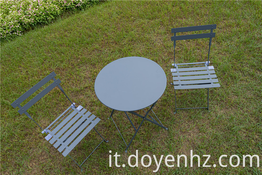 Metal Folding Round Table and Chair